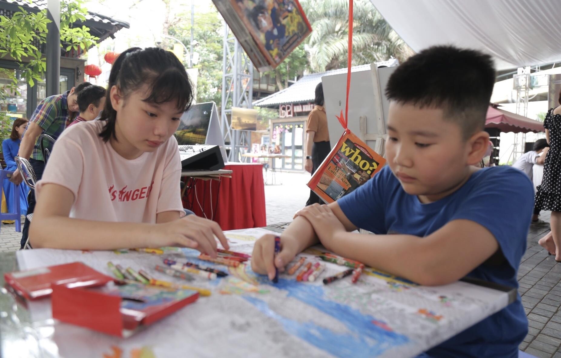 Phat trien van hoa doc tu tre em anh 2