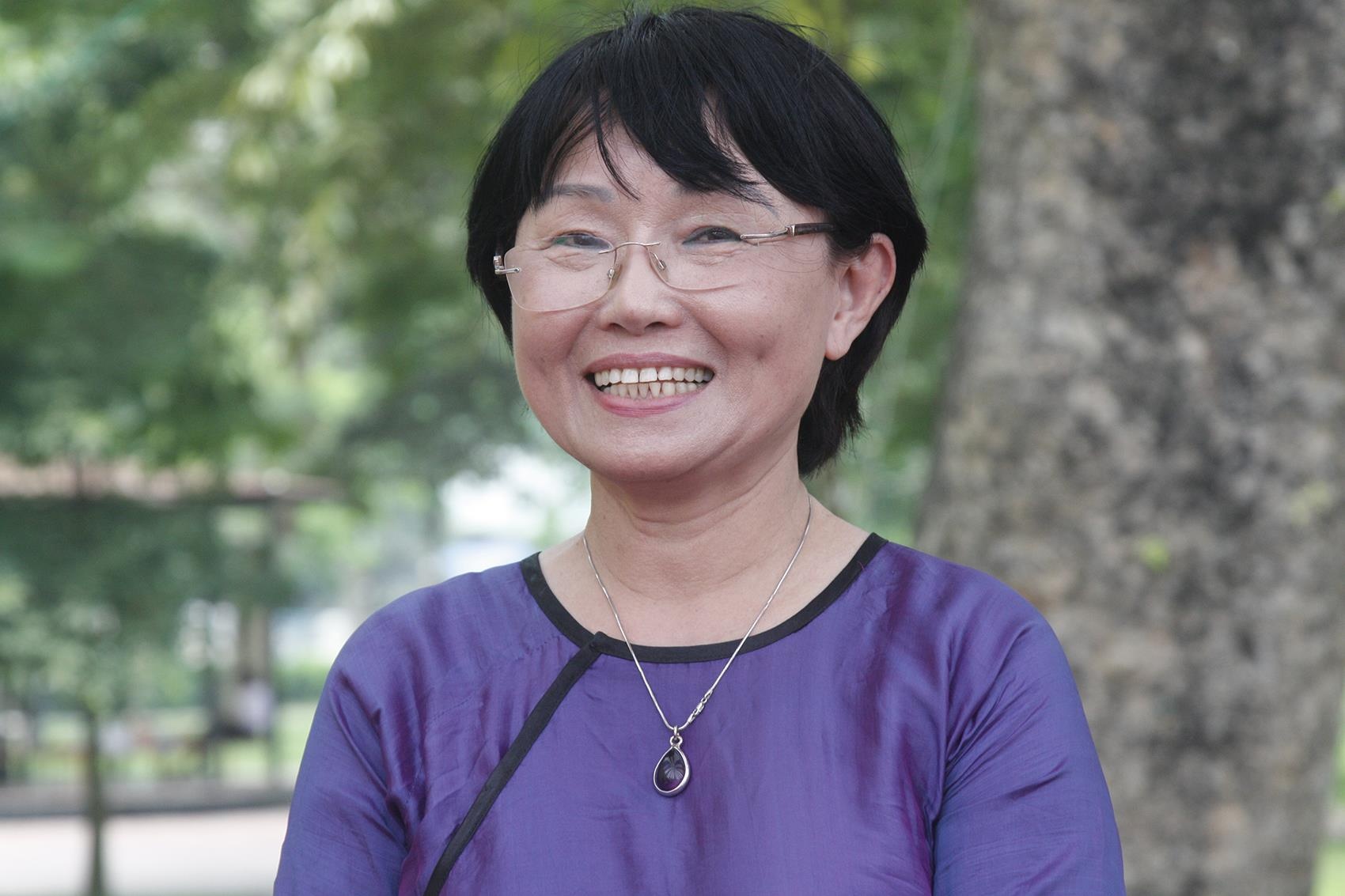 Chuyen ba hoang quyen luc nhat trieu Nguyen anh 1