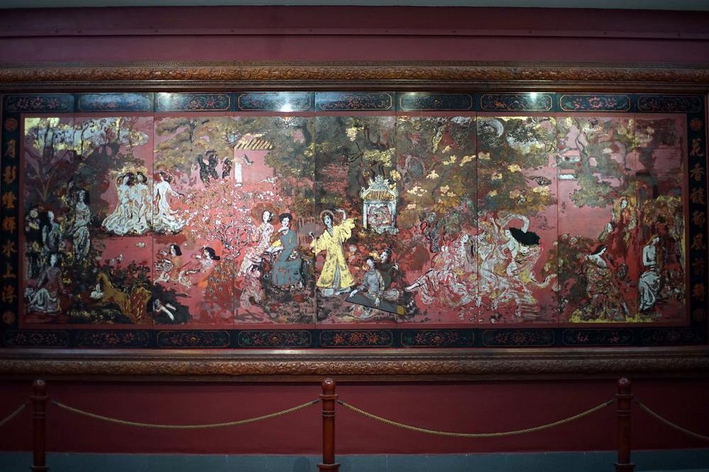 Tranh "Vuon xuan Trung Nam Bac" hu hong nang anh 1