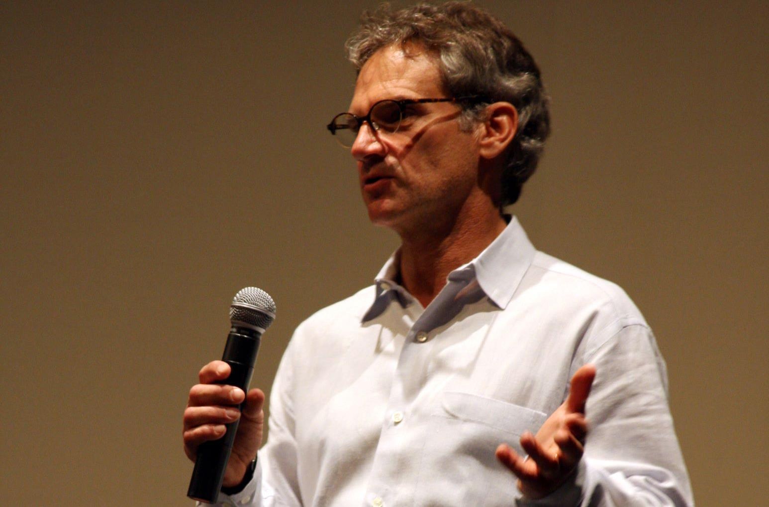 Chang trai tu choi the gioi van minh anh 3