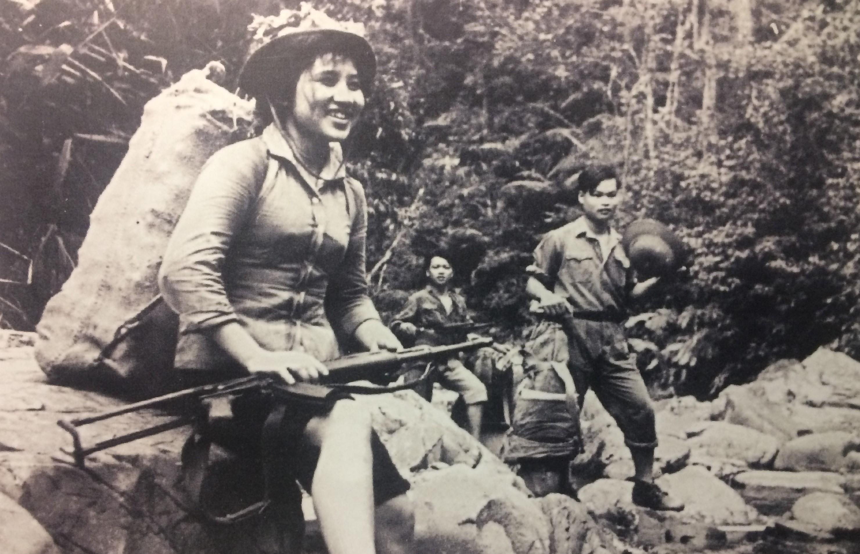 Nhung nu chien binh duoc 'truy dieu song' tren duong Truong Son hinh anh