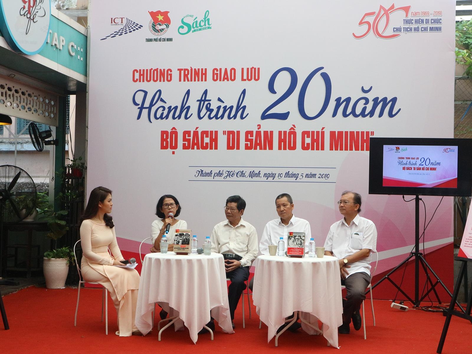 Tủ sách Di sản Hồ Chí Minh ảnh 1 Tu sach Di san Ho Chi Minh anh 1