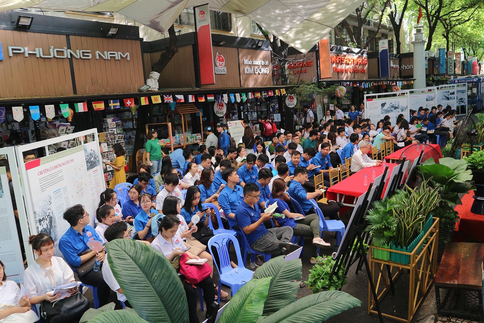 Tủ sách Di sản Hồ Chí Minh ảnh 3 Tu sach Di san Ho Chi Minh anh 3