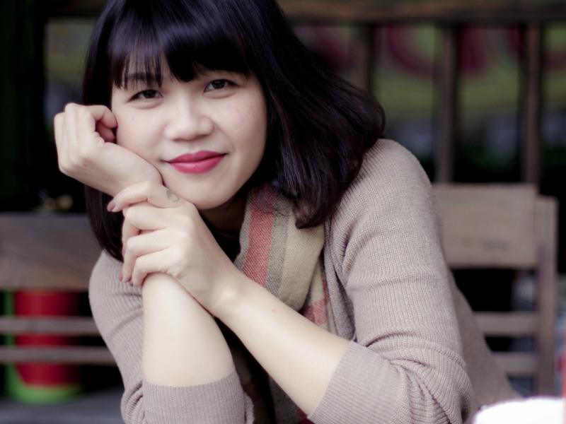 Ban van trong mat nhau: Do Bich Thuy - hoa ban o dat kinh ky hinh anh