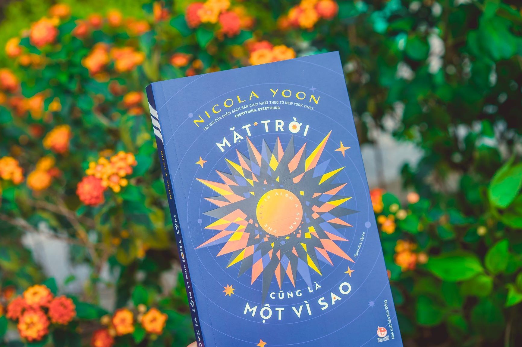Tiểu thuyết Mặt trời cũng là một vì sao ảnh 1 Tieu thuyet Mat troi cung la mot vi sao anh 1