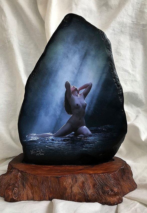 Anh nude in tren da anh 2