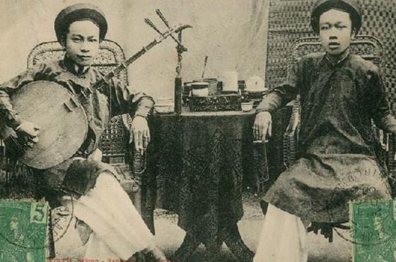 Doi song, phong tuc nguoi Viet xua trong mat tac gia phuong Tay hinh anh