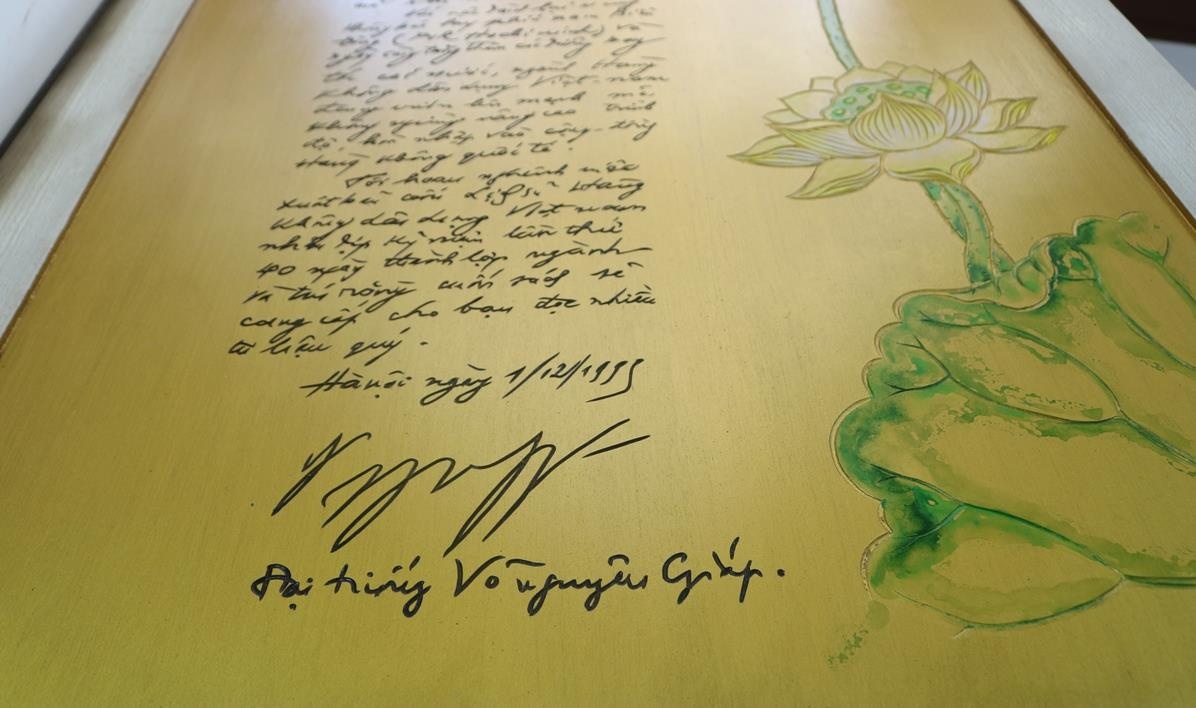 Sách thư pháp kỷ lục về Đại tướng Võ Nguyên Giáp ảnh 2 Sach thu phap ky luc ve Dai tuong Vo Nguyen Giap anh 2