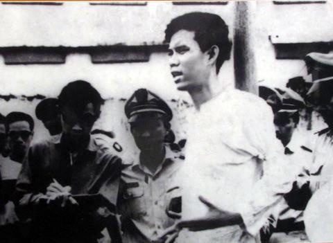 Anh Trỗi bị bắt như thế nào ảnh 2 Anh Troi bi bat nhu the nao anh 2