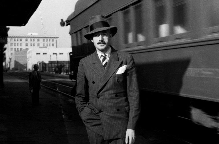 Review sách Mùa gặt đỏ ảnh 3 Review sach Mua gat do anh 3