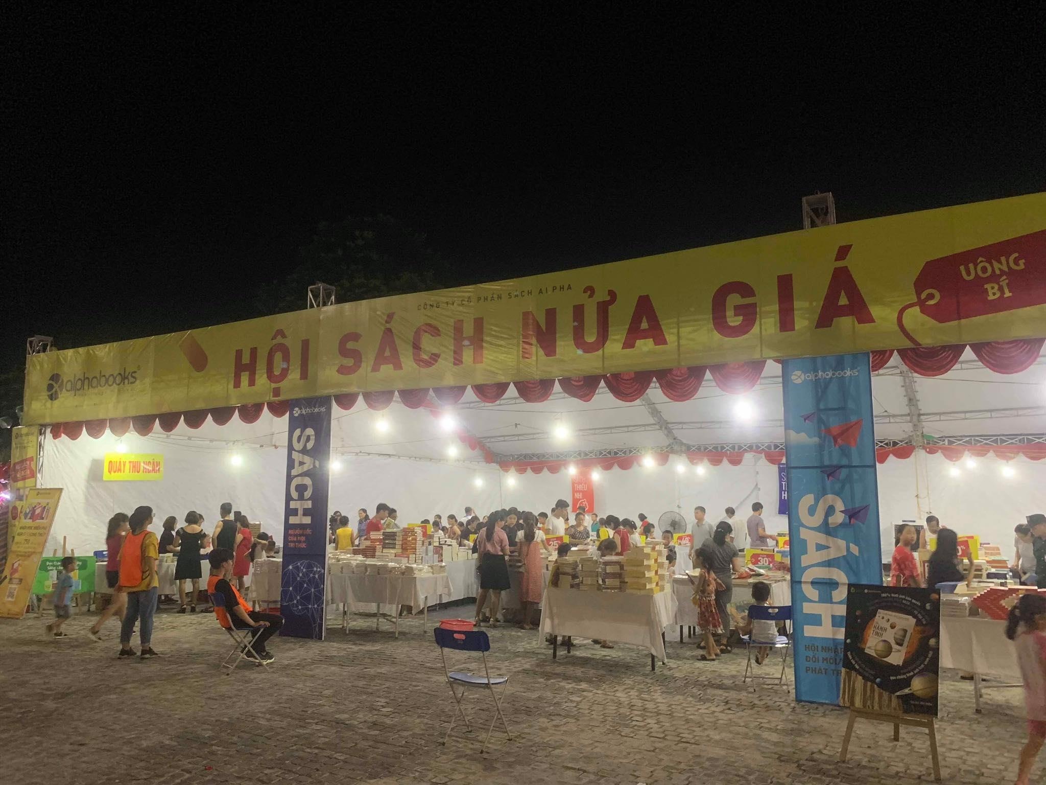 Hội sách nửa giá ảnh 2 Hoi sach nua gia anh 2