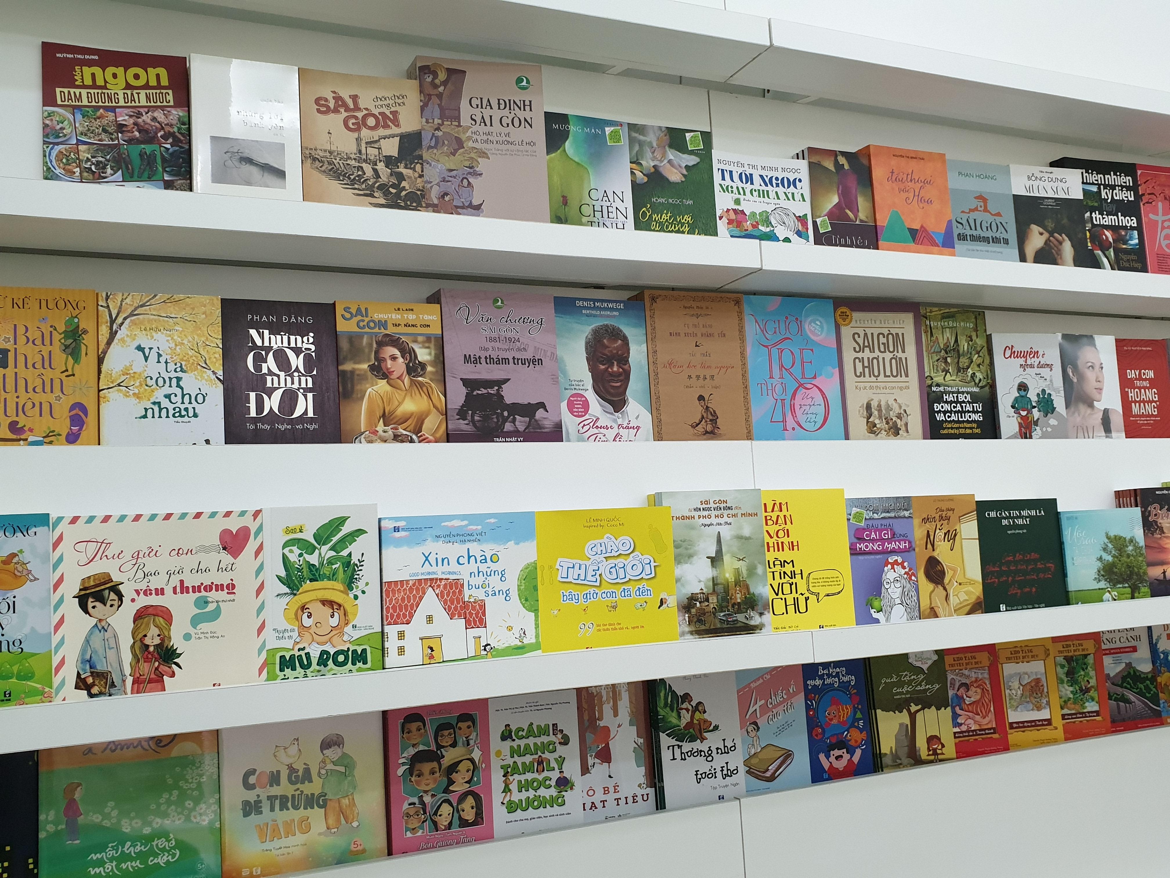 Them mot lua chon cho ban yeu sach van nghe o TP.HCM hinh anh