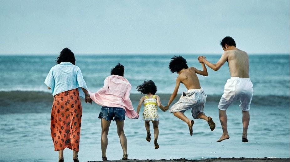 Cuon tieu thuyet la lung ve mot gia dinh hanh nghe trom cap vat hinh anh