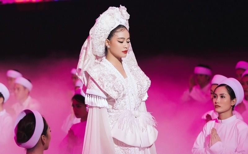 Tac gia tho noi ve "Tu phu" anh 1