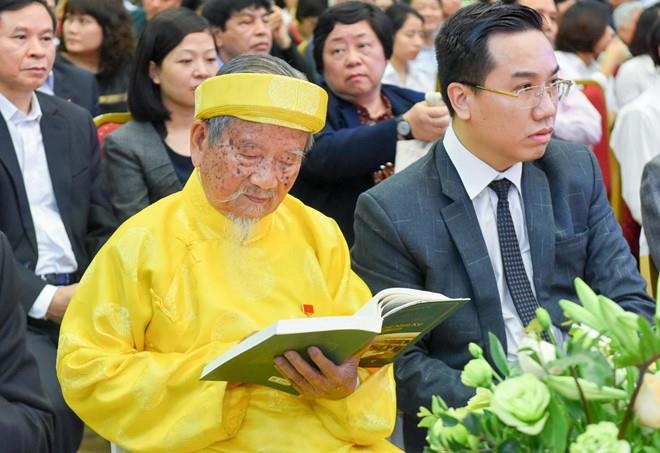 Xuat ban sach lich su,  van hoa anh 2