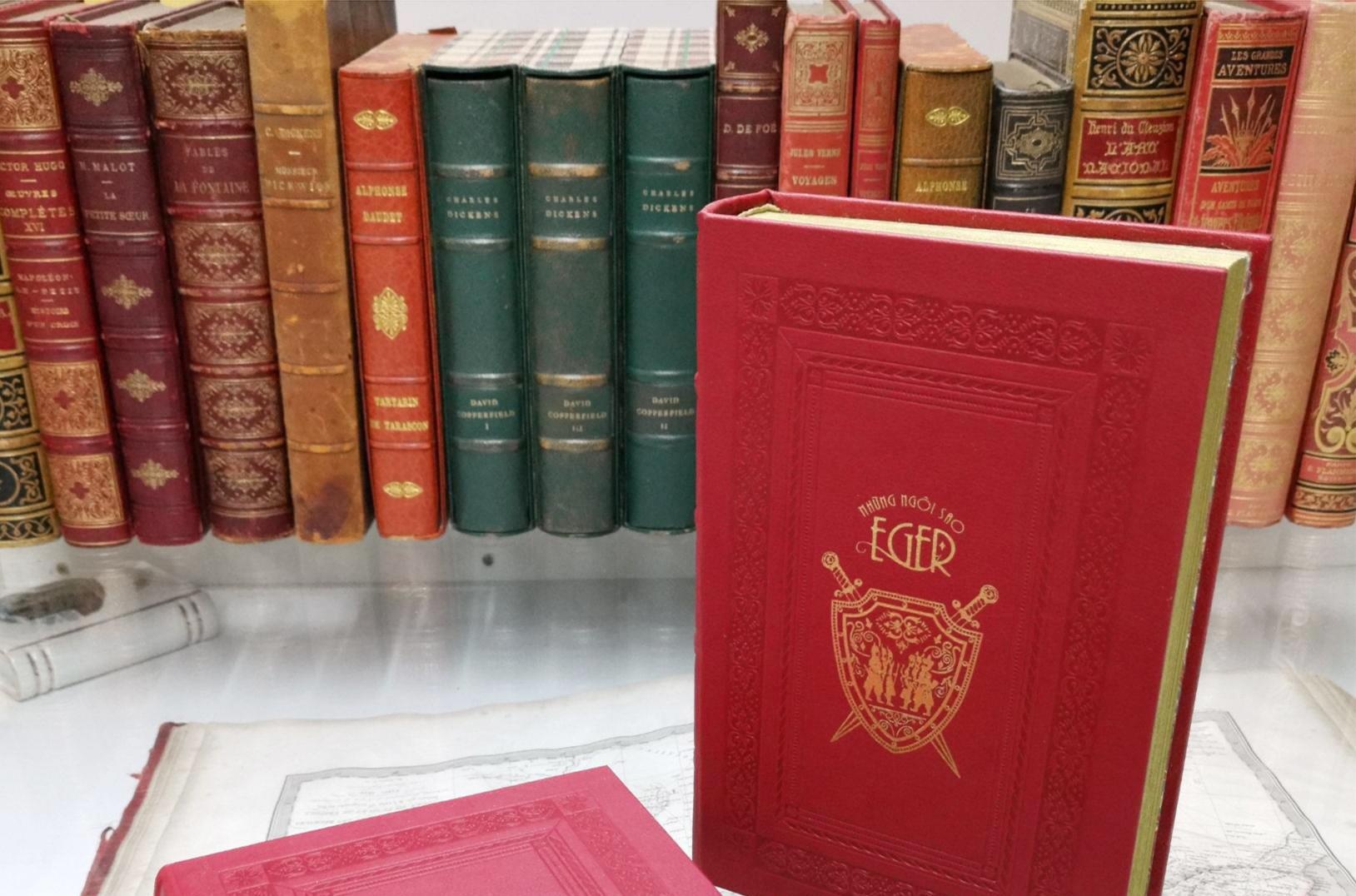 Ky luc phat hanh sach phien ban dac biet anh 1