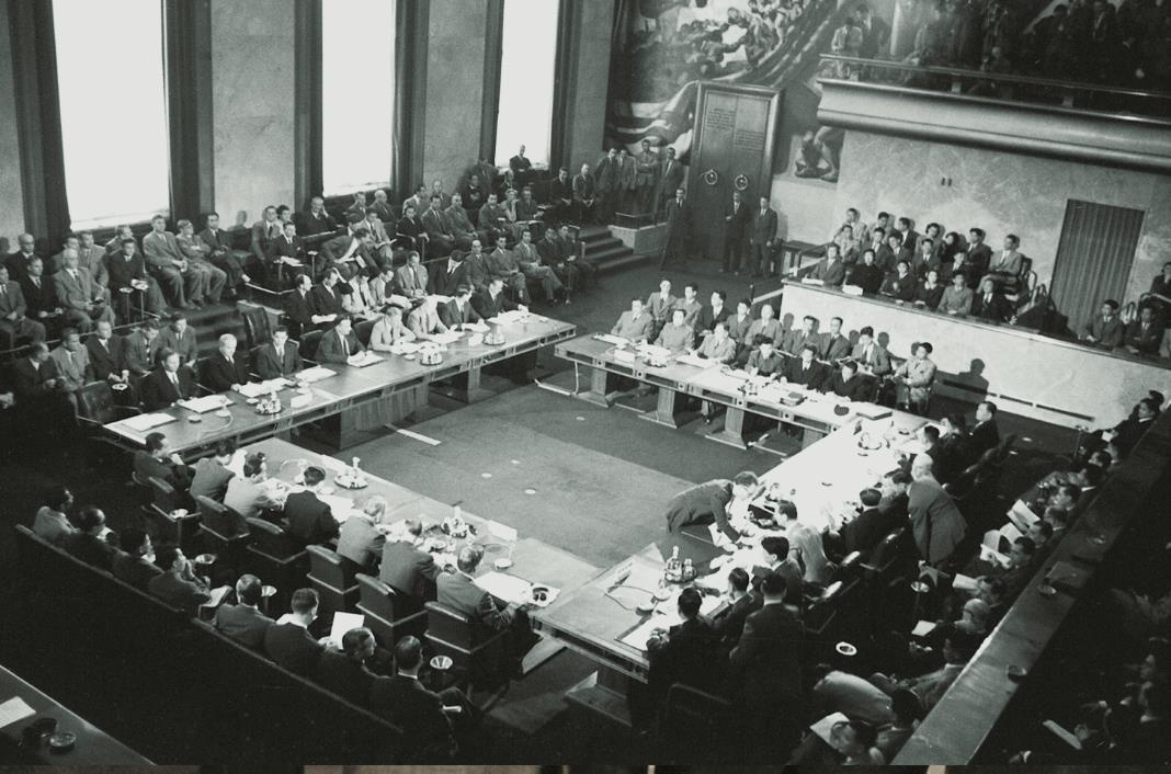 Sach quy voi hon 200 tai lieu ve quan he Viet Nam - Lien Xo hinh anh