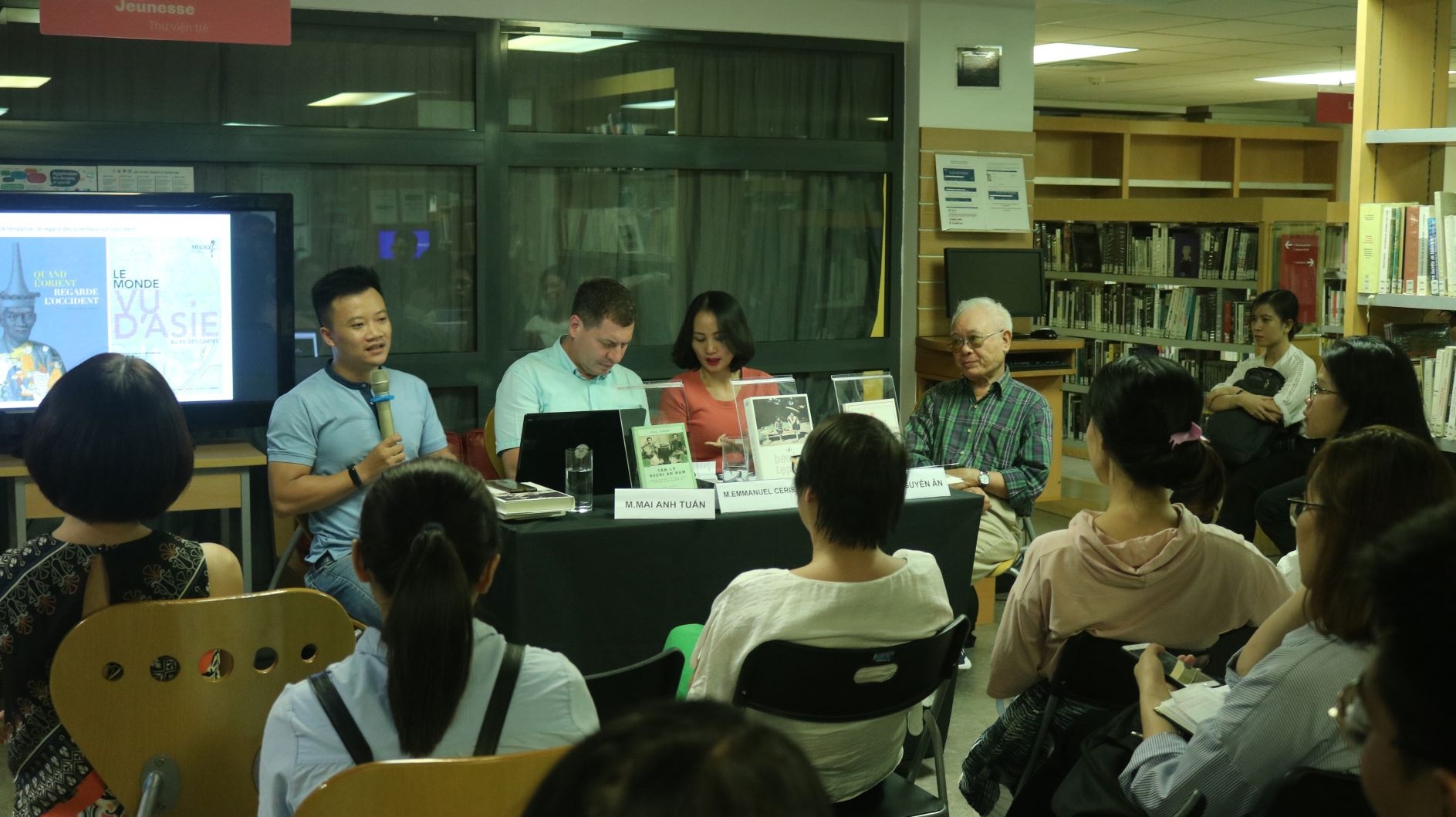 Nguoi Viet trong mat nguoi Phap anh 1