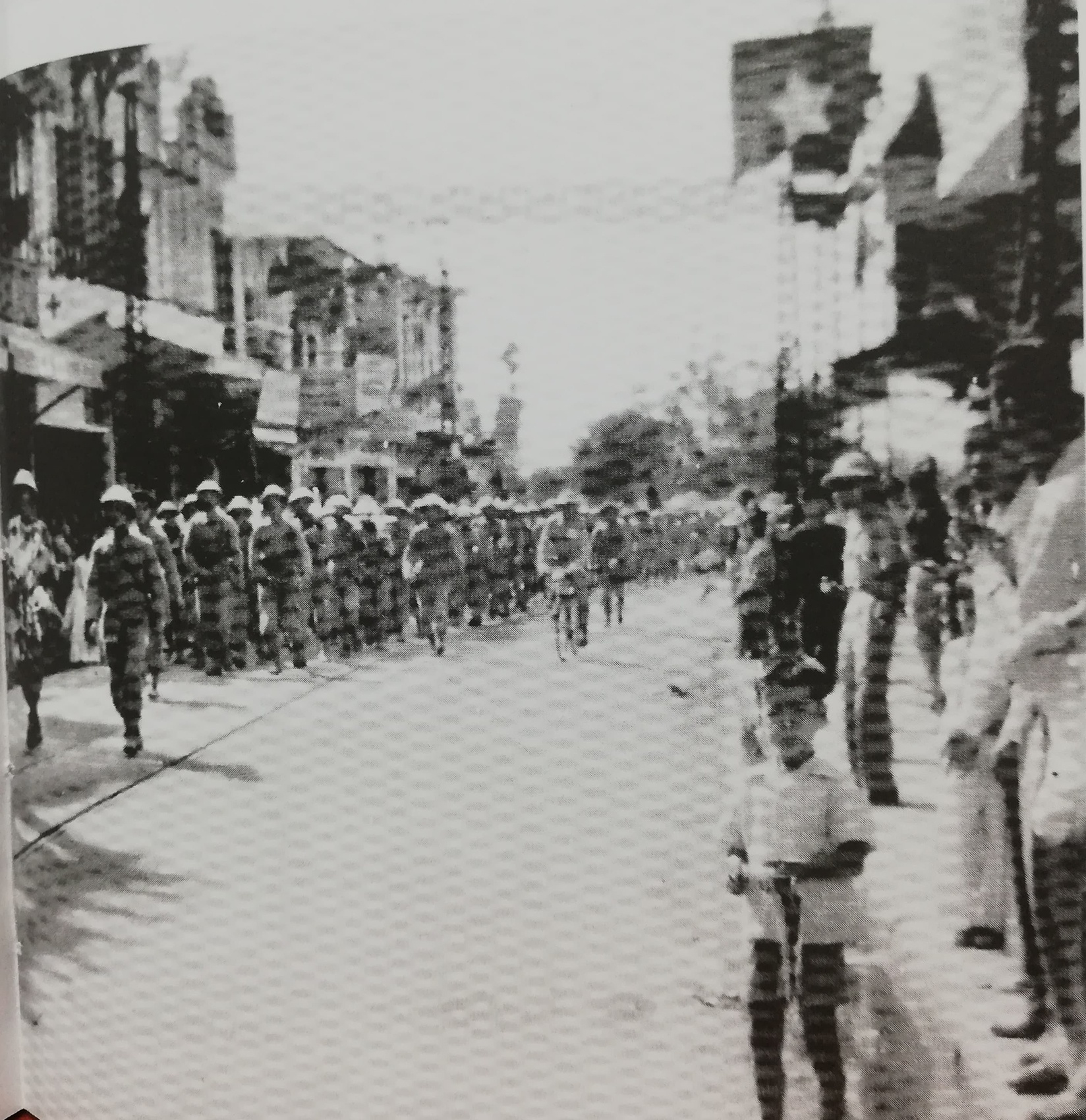 Tư liệu quý về ngày tiếp quản thủ đô ảnh 3 Tu lieu quy ve ngay tiep quan thu do anh 3