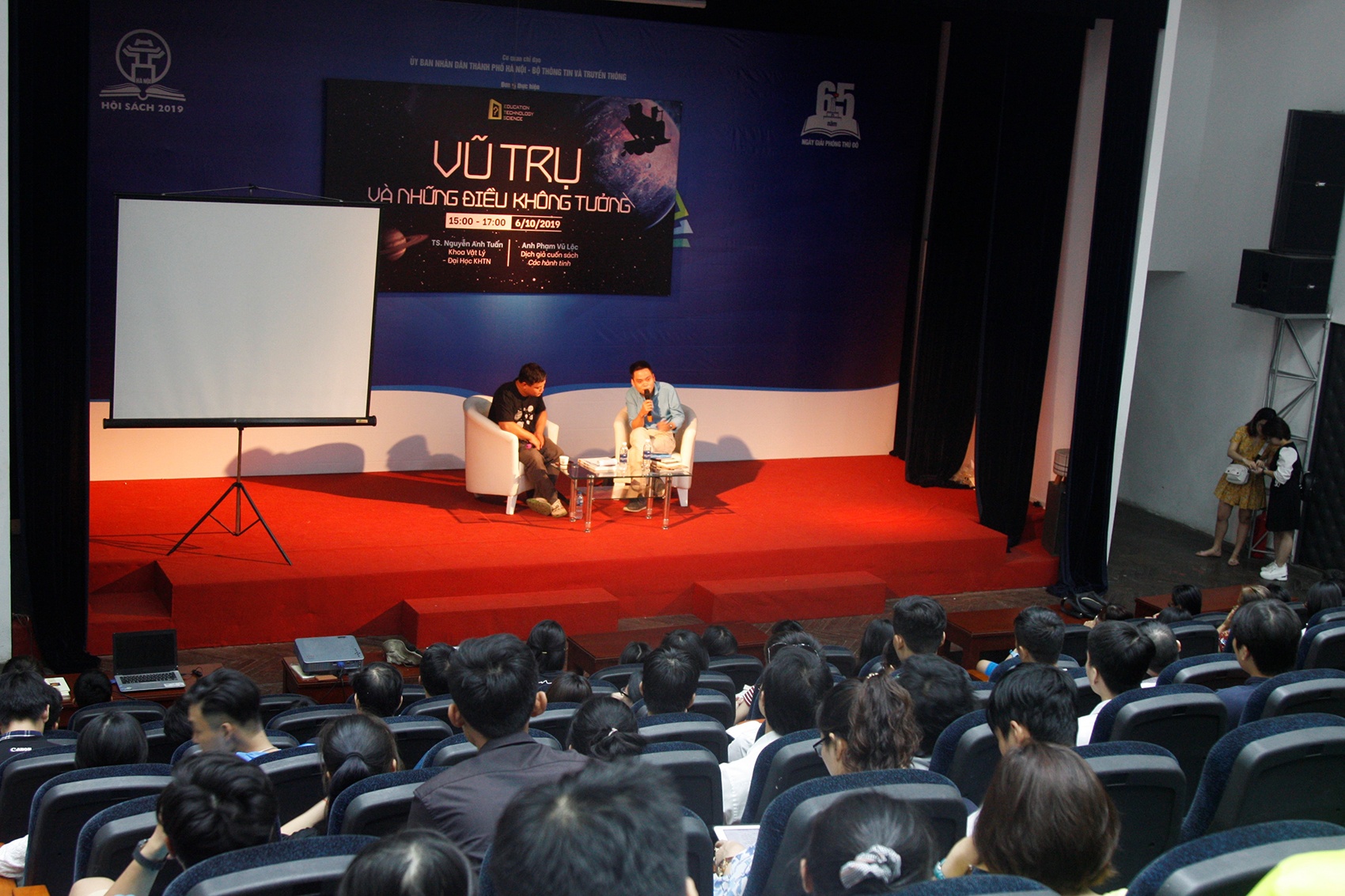 Hoi sach Ha Noi dong duc ngay cuoi anh 6