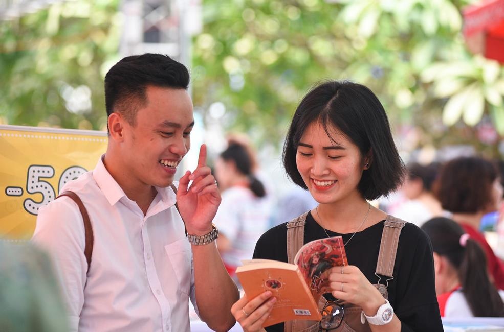 Giam thoi gian dang ky xuat ban de sach som den tay ban doc hinh anh