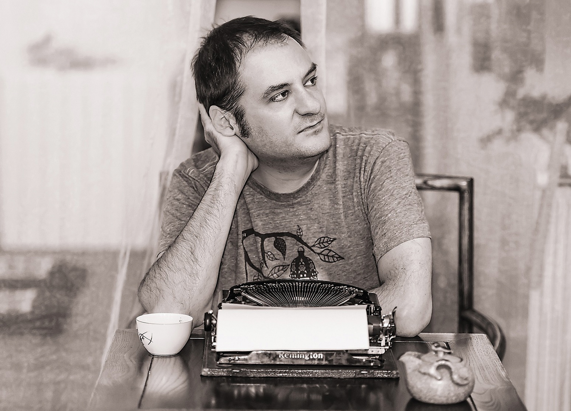 Viết thường hai chữ "tình yêu" ảnh 2 Viet thuong hai chu "tinh yeu" anh 2