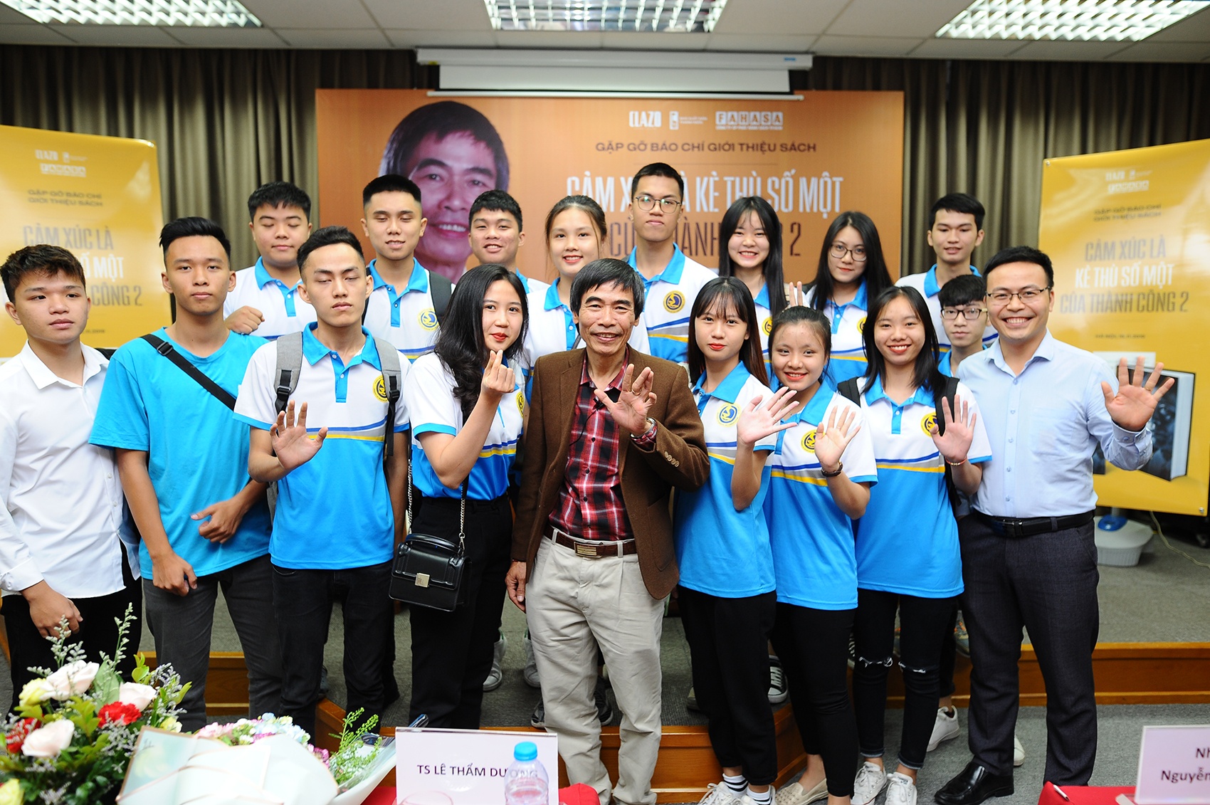 MC Thanh Vân là gan TS Lê Thẩm Dương ảnh 3 MC Thanh Van la gan TS Le Tham Duong anh 3