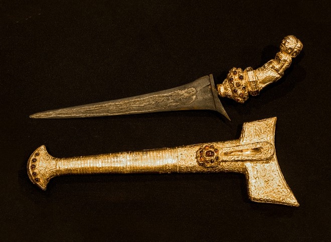 Dao gam boc vang, nam 36 vien ho phach ban gan 6 ty dong hinh anh