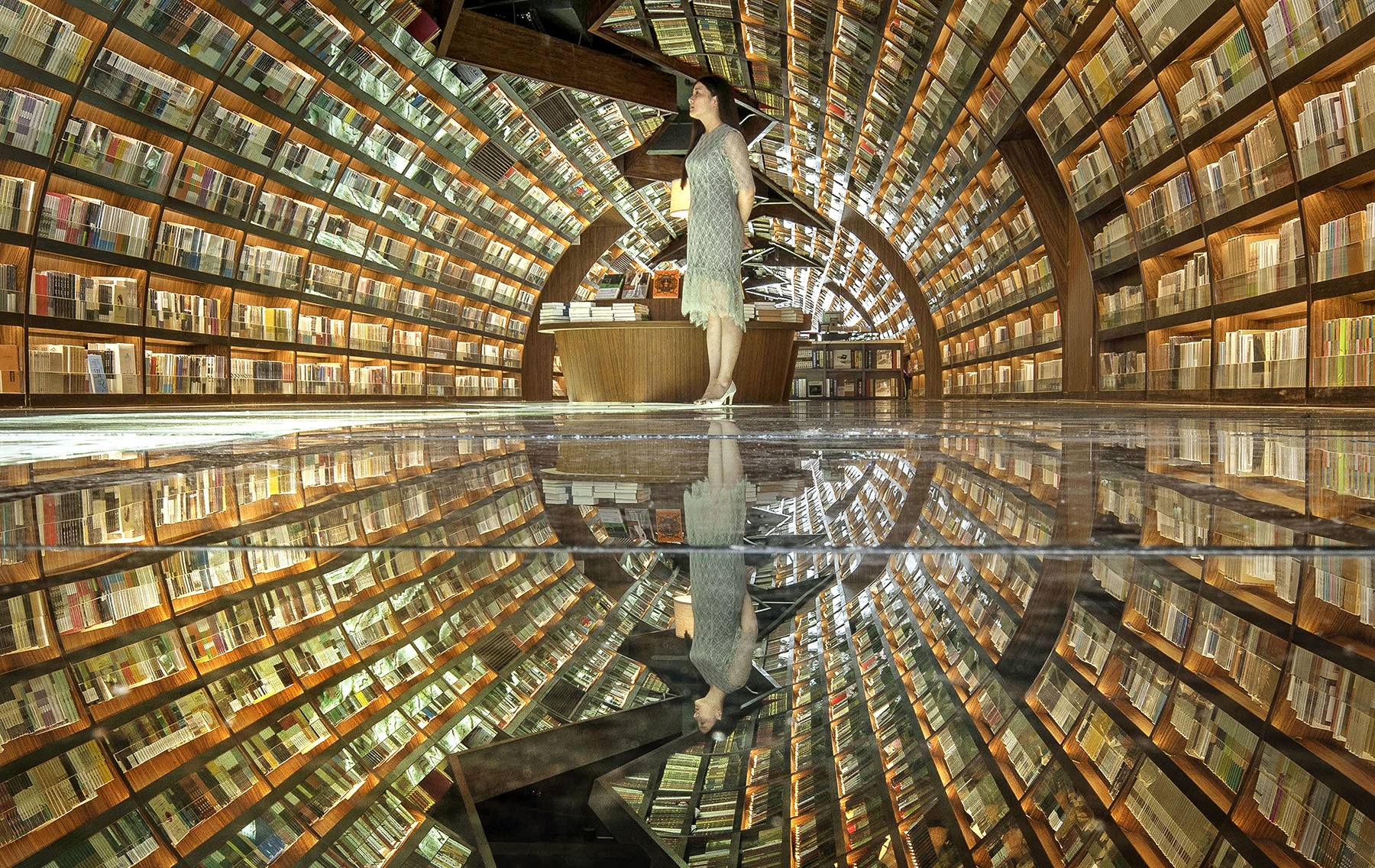 Thi truong xuat ban the gioi anh 1