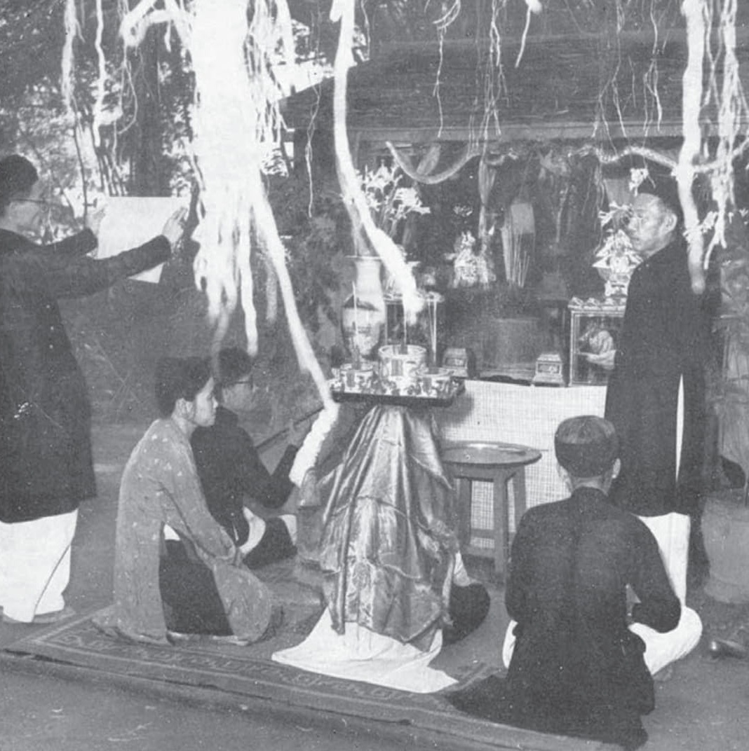 Anh hau dong the ky truoc anh 8