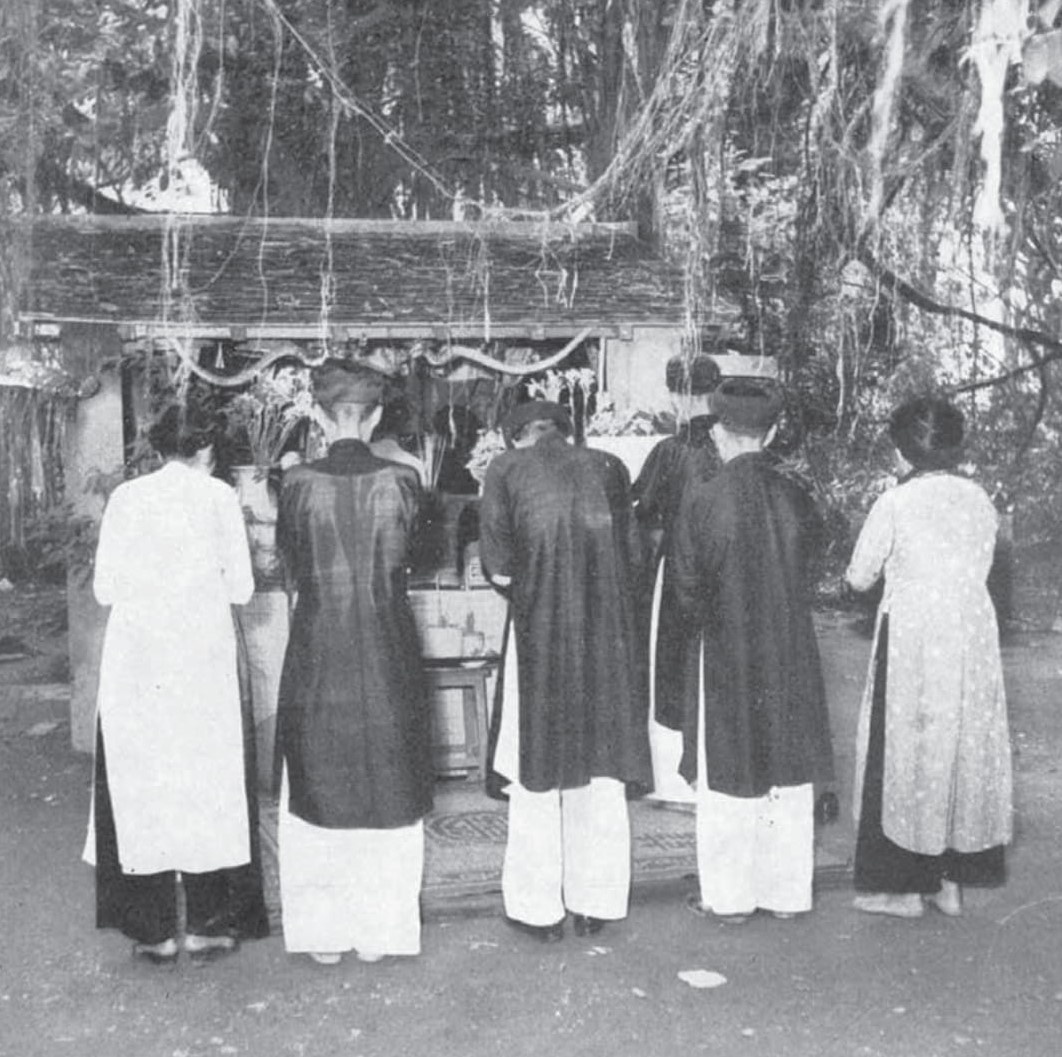 Anh hau dong the ky truoc anh 11