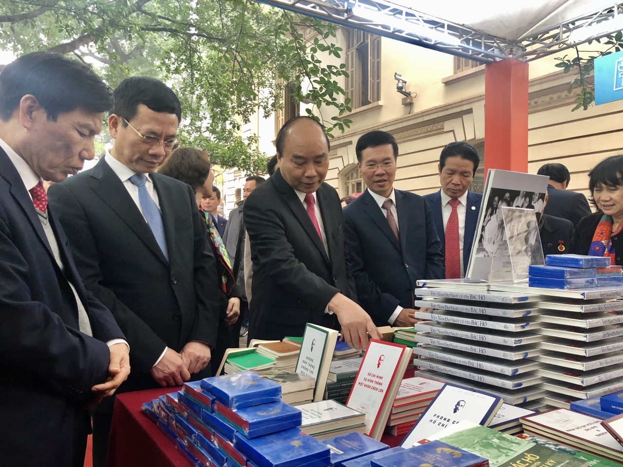 Sach ve Dang Cong san Viet Nam anh 3