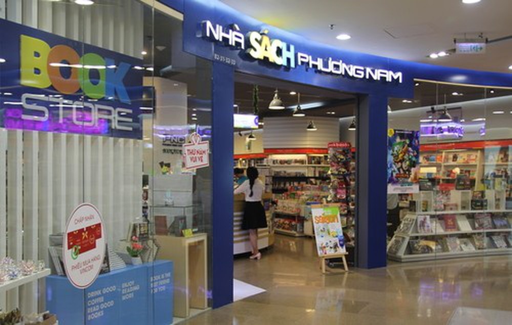 Sach ban online tang mua Covid-19 anh 1