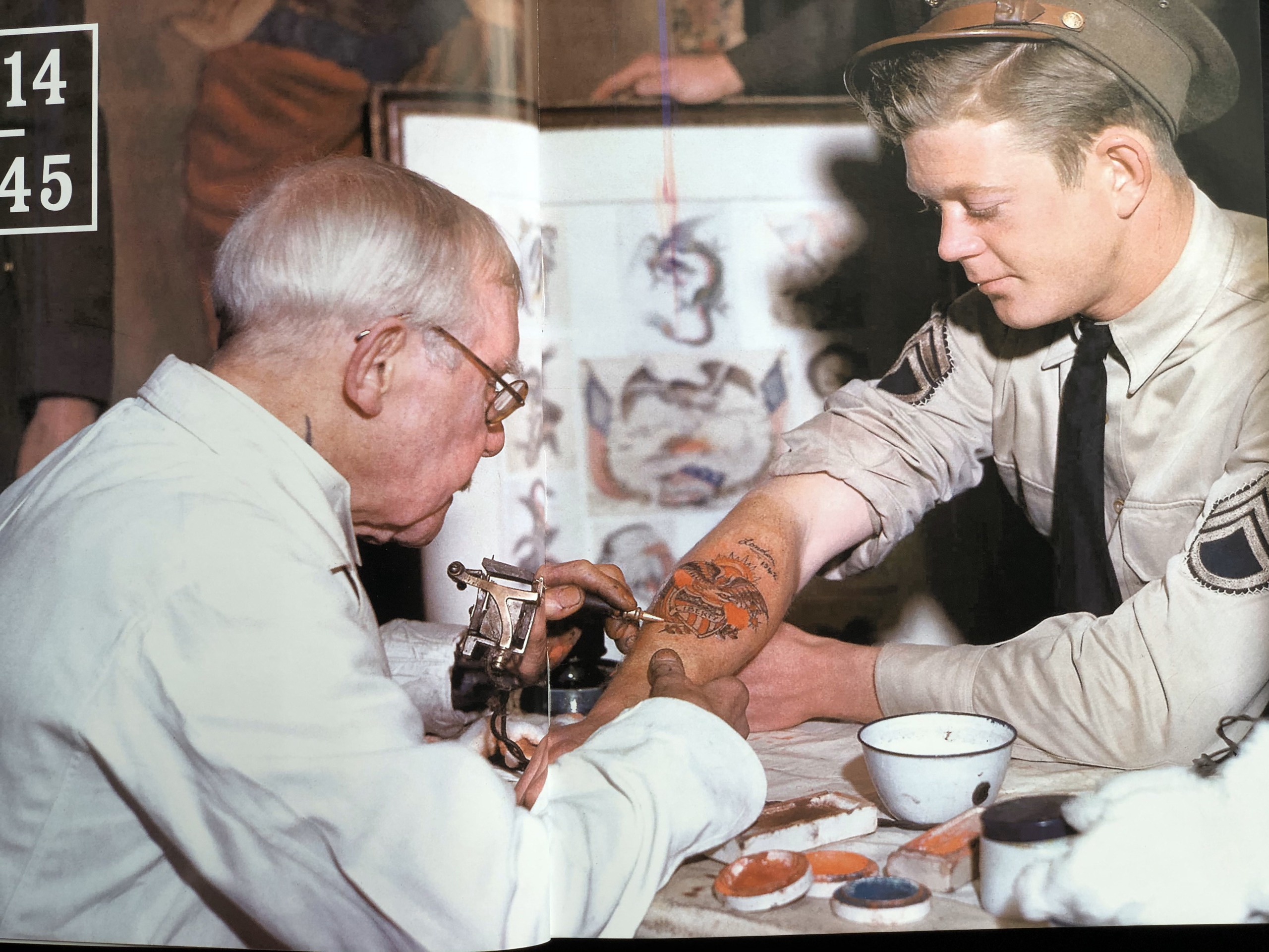 Tram nam hinh xam anh 2