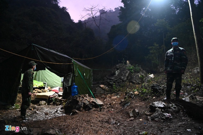 Bai tho ve giac ngu noi tuyen dau anh 2