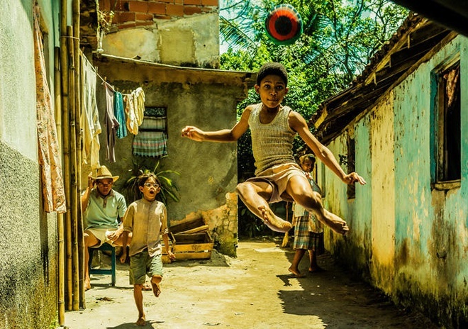 Pele: Cau be danh giay chan dat uoc ao duoc di giay khi da bong hinh anh