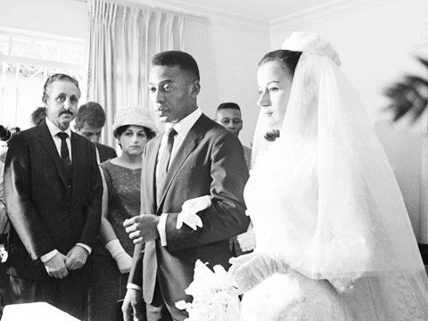 ﻿Pele dau tu thua lo anh 1