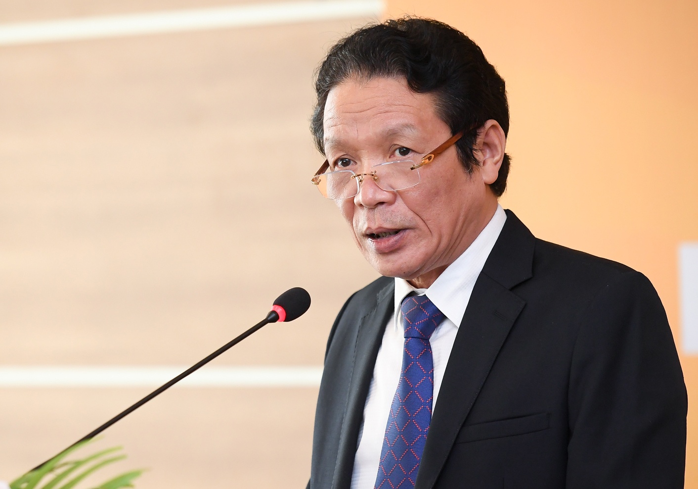 Khai mac Hoi sach truc tuyen 2020: De tinh yeu sach khong gian cach hinh anh