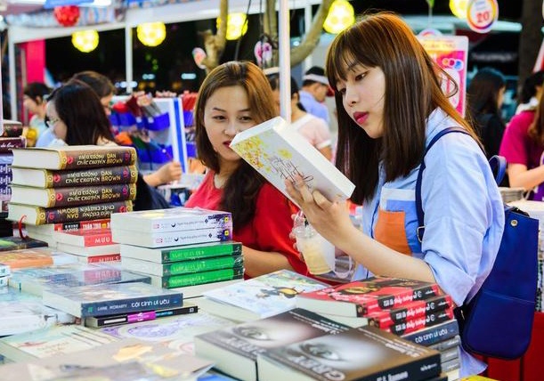 Doanh thu nganh sach dat 2.775 ty dong nam 2019 hinh anh