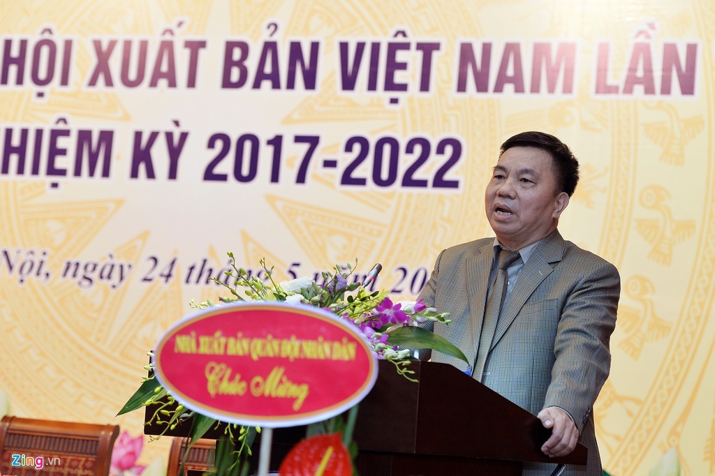 Ong Do Quy Doan giao luu tai Hoi sach truc tuyen anh 1