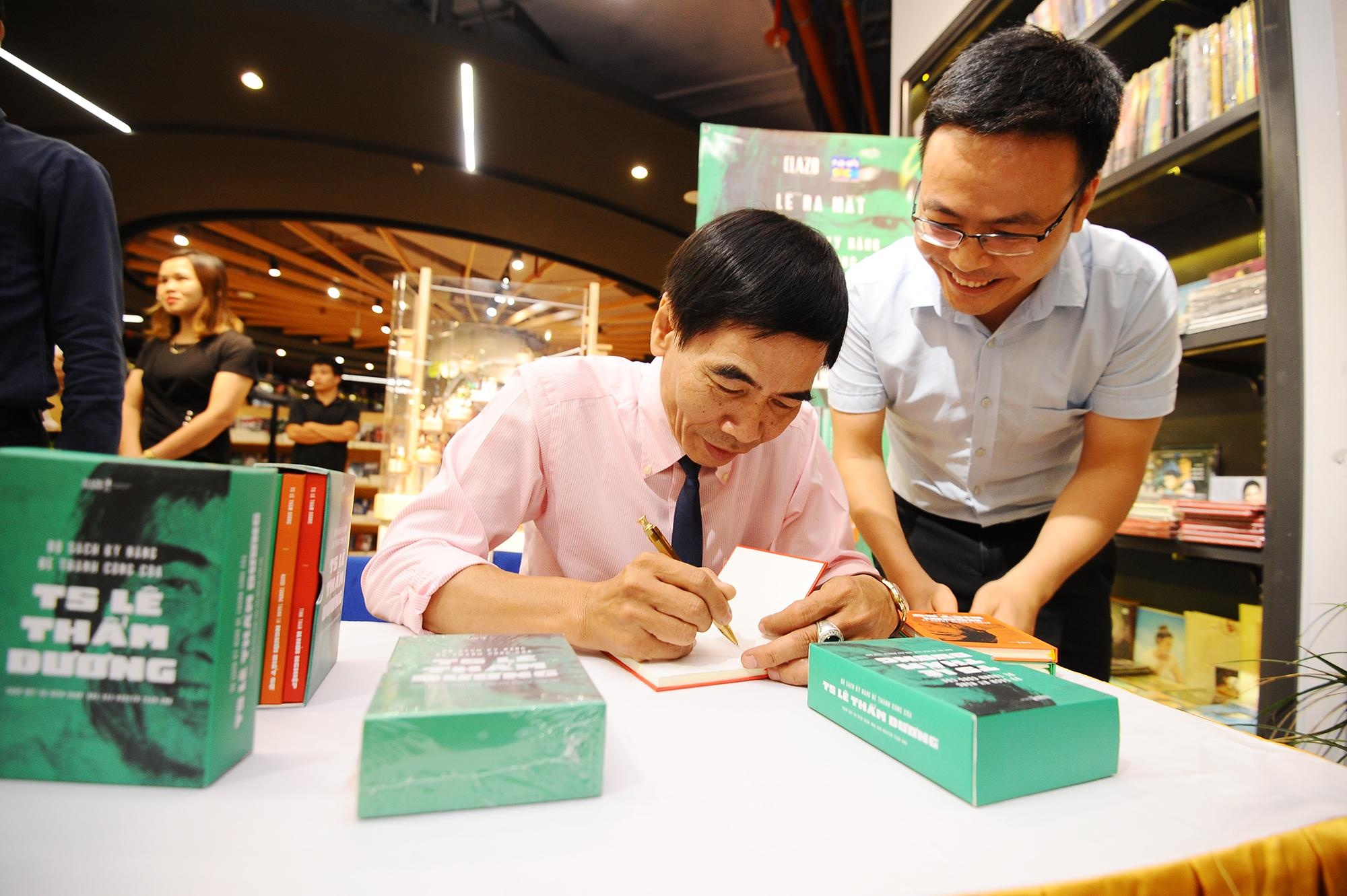 Thu nhap viet sach cua TS Le Tham Duong anh 2