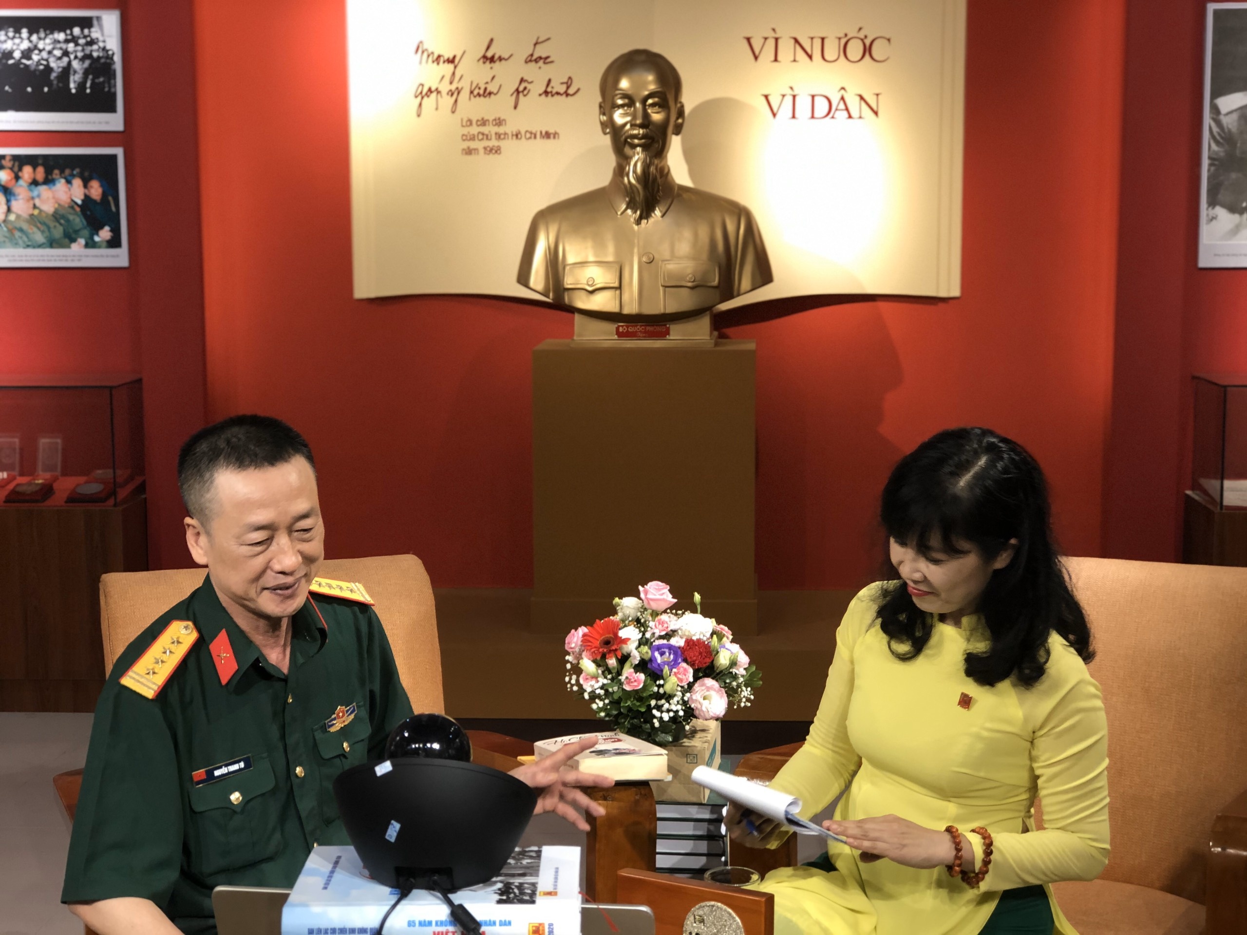 Bac Ho va tho ngu ngon anh 1