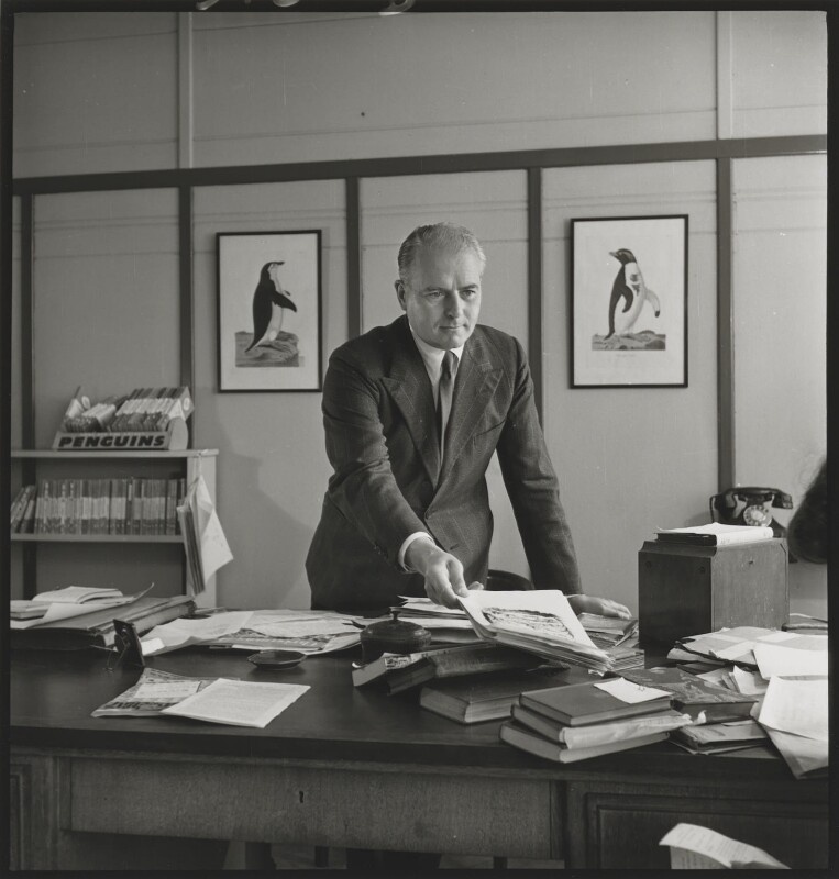 Sach gia re cua Penguin anh 1