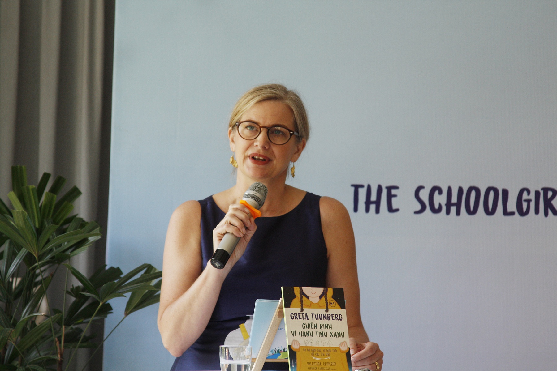 Khung hoang khi hau anh 2