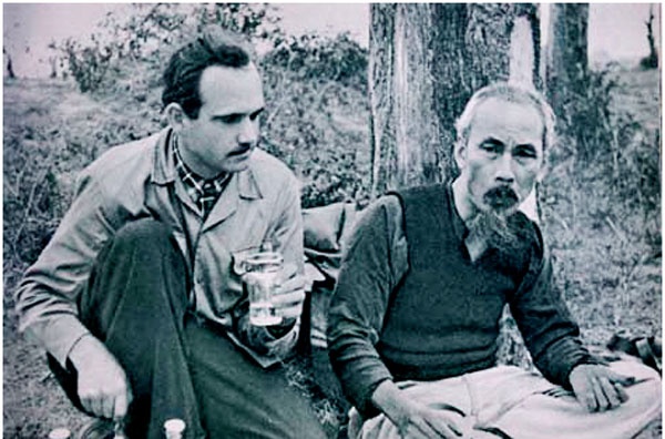 Tu mon qua cua Chu tich Ho Chi Minh toi ban Kieu tieng Duc hinh anh