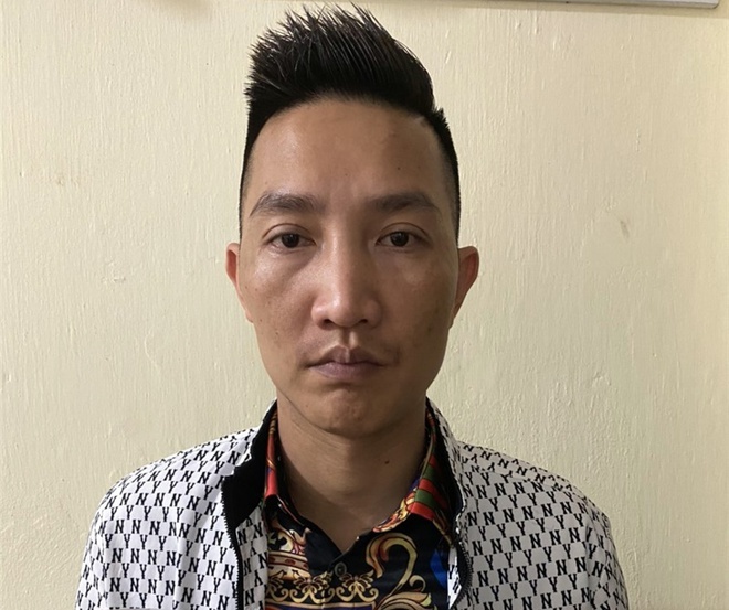 Cong an lam viec voi Huan 'Hoa Hong' ve xuat ban sach lau hinh anh