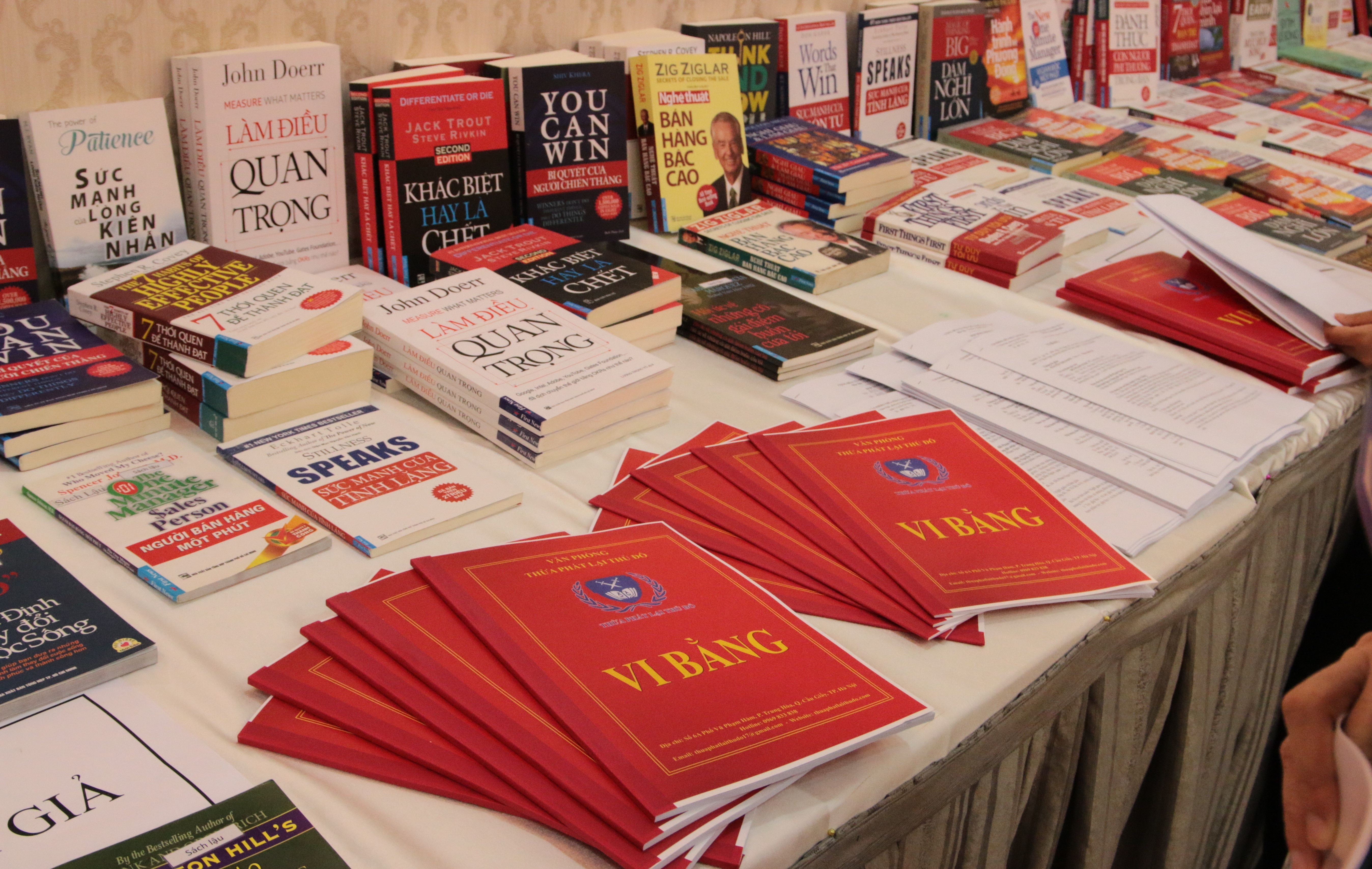 1 cuốn sách 18 đơn vị in lậu ảnh 4 1 cuon sach 18 don vi in lau anh 4