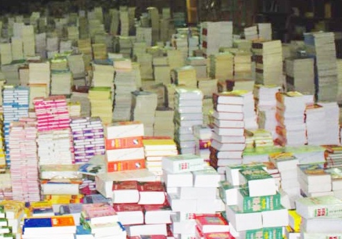 'Phat sach lau vai chuc trieu, trong khi loi nhuan hang ty dong' hinh anh