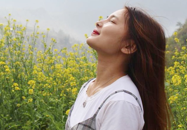 Thay giao My bat khoc truoc nghi luc cua co sinh vien nguoi Dao hinh anh