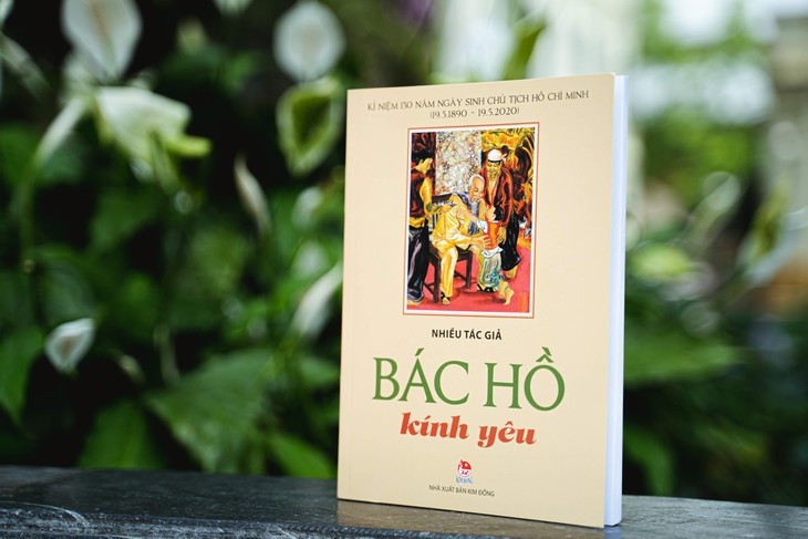 Sach lich su va giao duc truyen thong mung Quoc khanh hinh anh